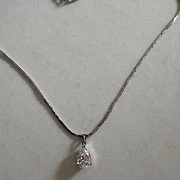 Moissanite teardrop diamond pendant & silver necklace choker, diamonds-like gem - Picture 5 of 14